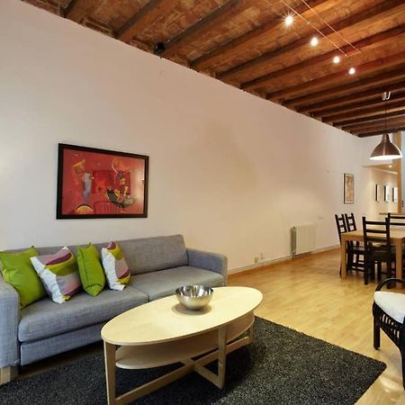 Beautiful Apartment In Eixample Barcelona Eksteriør bilde